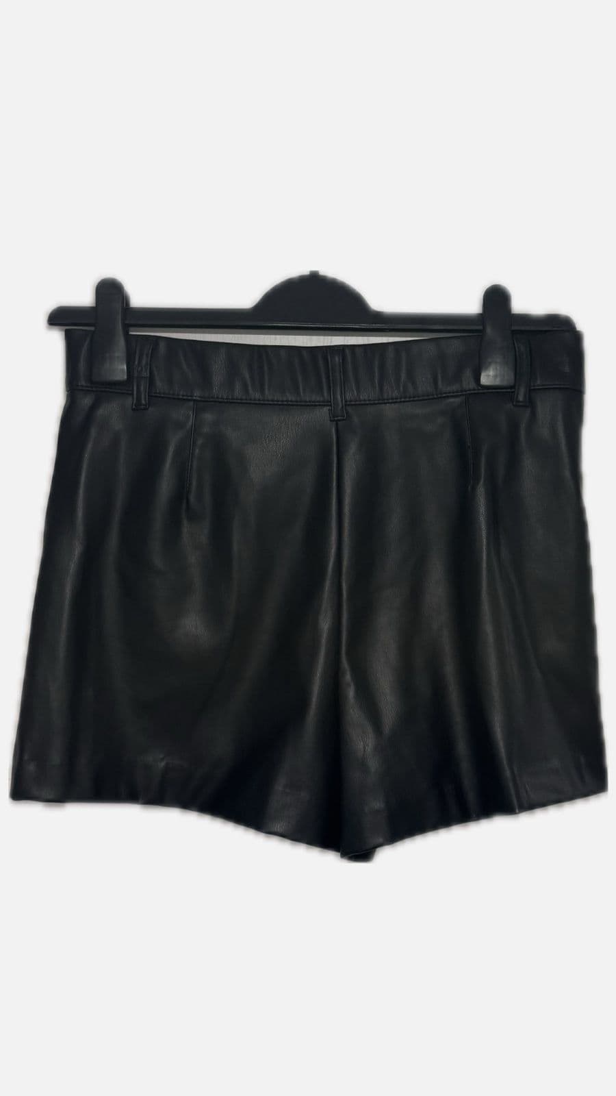Zara Black Leather-Look Shorts – M