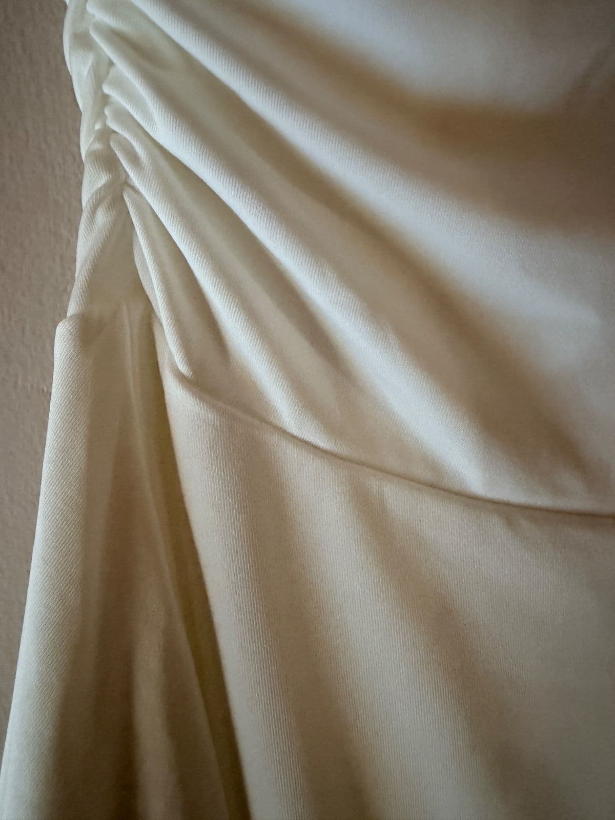 White strapless dress