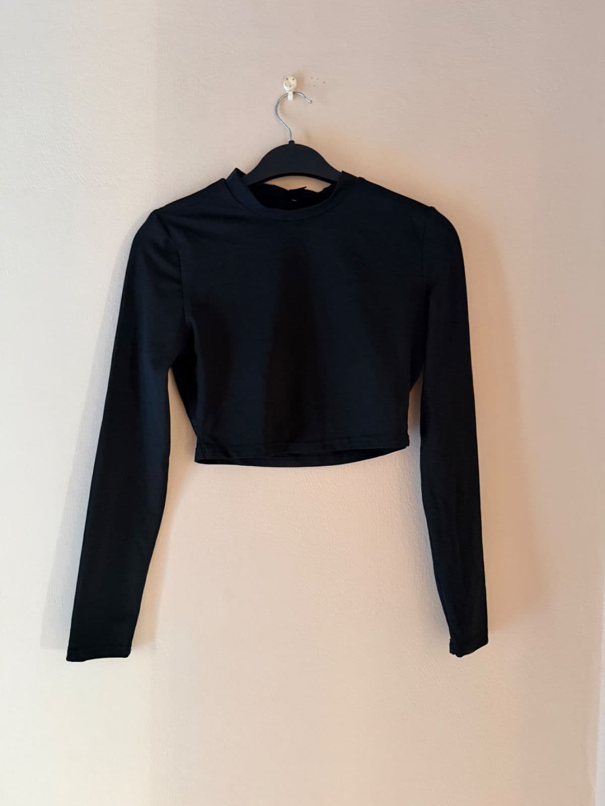 Long sleeve crop top